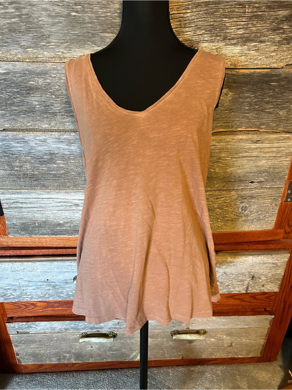 Old Navy Sleeveless V-Neck Tank Top - Size XL Rust Color 100% Cotton